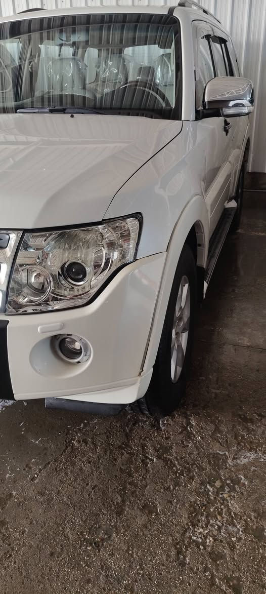 السلام عليكم باجيرو للبيع موديل 2010 مكفولة من الصبغ والتبديل بسمي رقم بغداد دولي مكينة كير خير من الله فول مواصفات حبتور فتحة كشنات جلد كهرباء دمام خلفي كشنات جدد زلغ مابيهن سيارة جديدة مكاني بغداد الحبيبية السعر 150اوبيه مجال رقمي ***********
