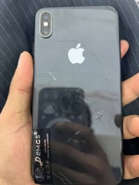 آيفون اكس ماكس • ذاكرة ٦٤ • شاشة مكسورة