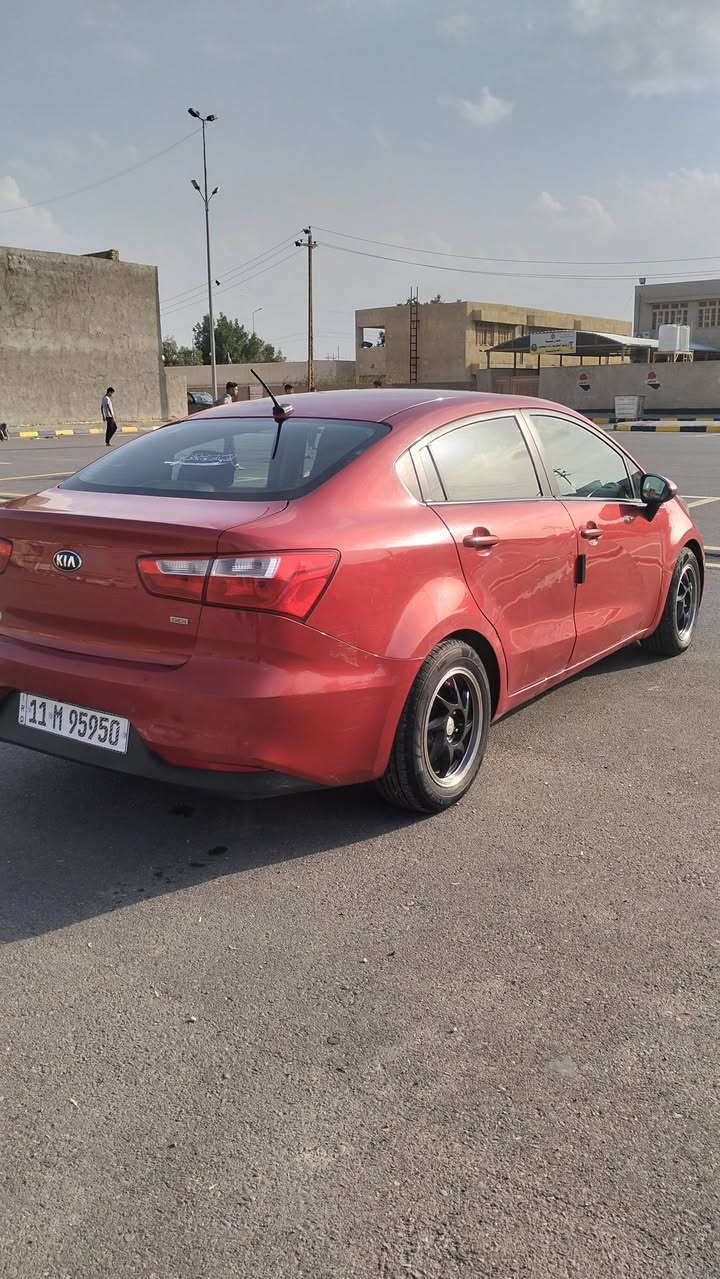 للبيع كيا ريو اللون دم الغزال موديل 2017 وارد امريكي نوع المحرك 1600 جي تي ار  الضرر مالتها بابين جهه السائق العنوان كوت الزهراء  جامع الزهراء الكبير للاستفسار الاتصال ***********

