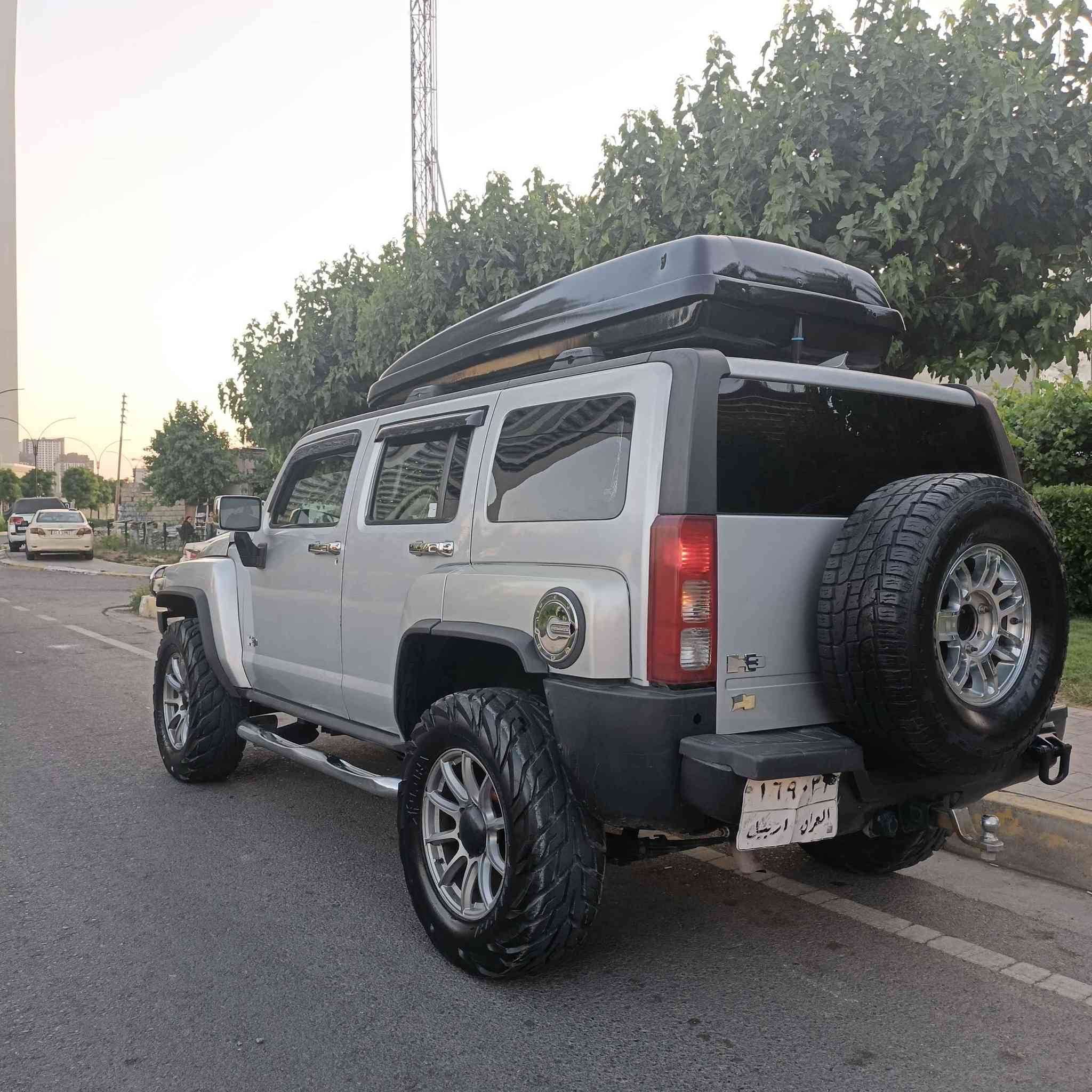 همر2007سياره يه كى زؤر جوانه كيرومه كينه ى به شه رته كيرى تؤماتيكه ده بل اكسله جام كاره بايه جوارتايه ى جه به ليه و كوشن جلده هيته ره ناوره شه ئاوينه كاره بايه ته بريده بئ سه بوغه بئ ليدرانه 500$غرامه ى له سه ره تعويل به شه رته 110$==***********شوين هه ولير أربيل, العراق
