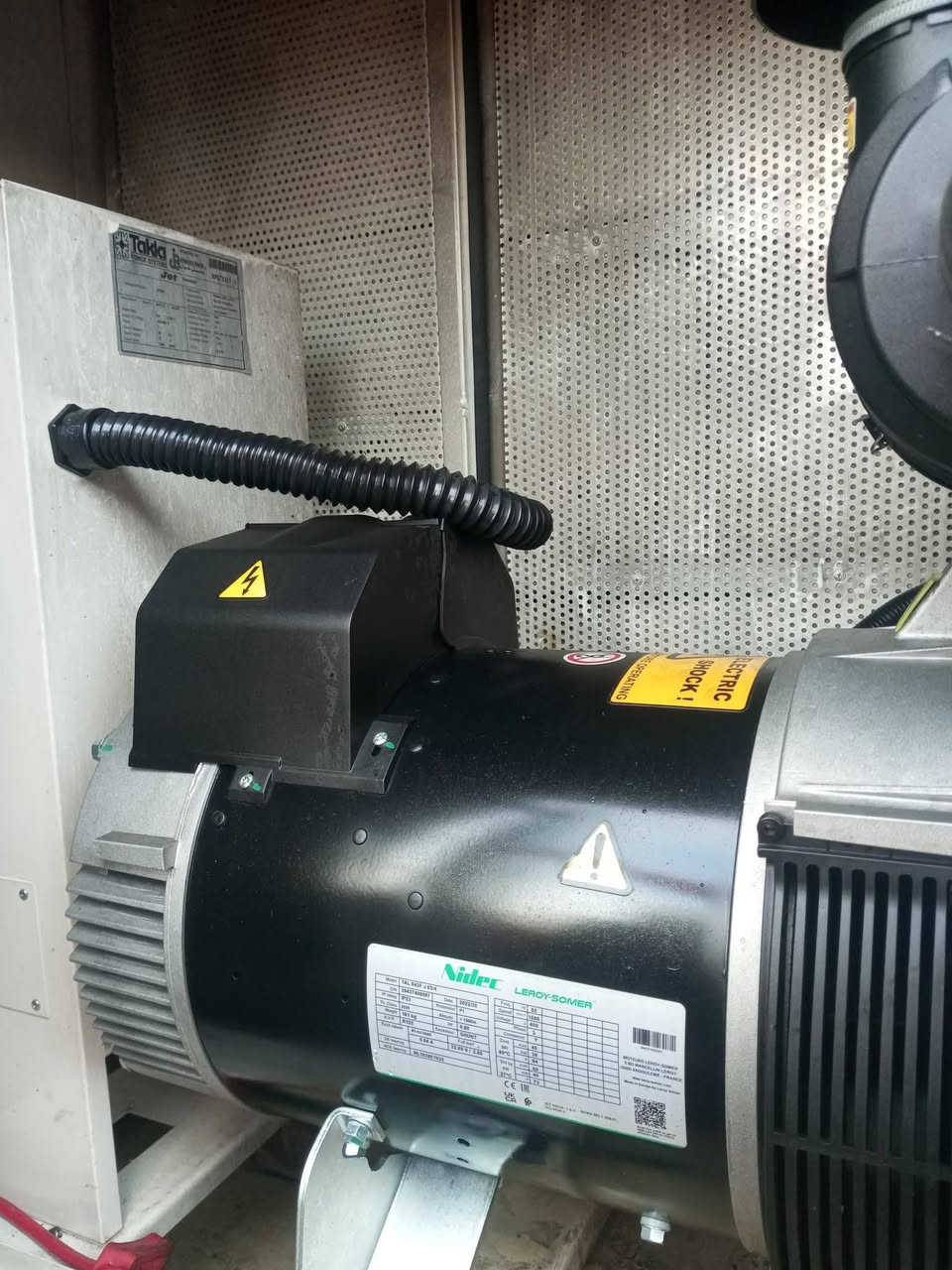 السلام عليكم مولد بيركنز انكليزي🇬🇧 اصلي 
 50كيفي 3 سلندر.  كاتم 100% 🔊
. الاستفسار عل واتساب📞
 *********** 📞***********
توصيل كافه المحافظات  🚛
العنوان أربيل اصناعه الجنوبي
