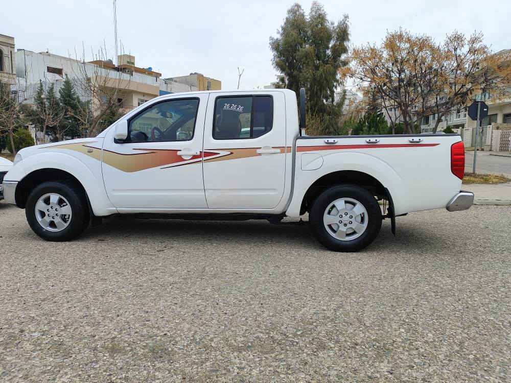 نیسان ناڤارا 2009 گێرومەکینەی بیلاد ئۆتۆماتیک  کامل ئەوراقو مەنەفێست اصلی لەگەلدایە 3 پەلە بۆیاخی هەیە کەمێک تەرزەی هەیە سەیارەکە مالی دۆستە کامل مەسروفە بەس ماشااللە ئەوێت گێرومەکینەی بەشەرت مەکینەی تازە تەشفید کراوە زۆر مەزبووتە سعر 65 گەلا مەعامەلەیەکی کەم شوین سلیمانی رقم تلفون 📞 ***********📞***********📞 السليمانية, العراق
