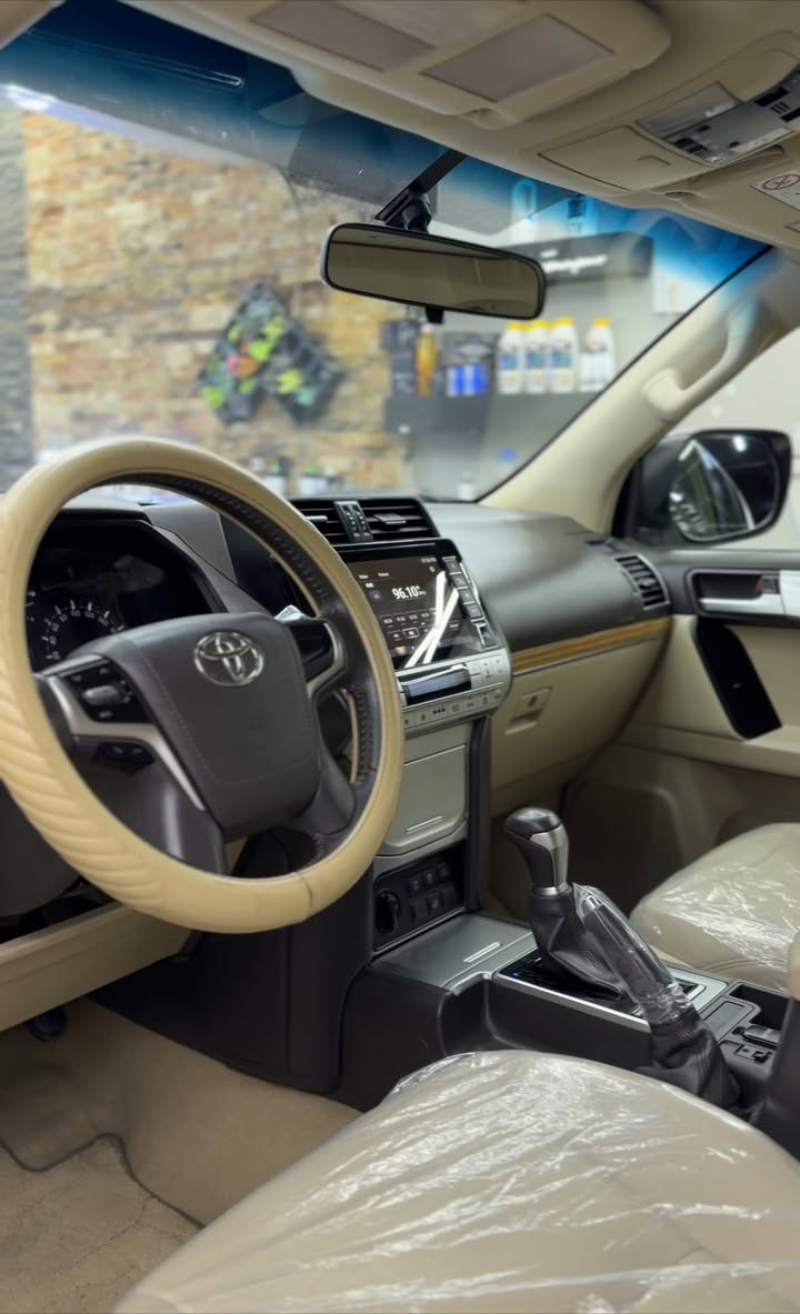 السلام عليكم
للبيع فقط وكال ساز🟥
تويوتا برادو 2020 
ماشيه67 الف حقيقي
رقم بغداد  5 ارقام 
سنويه وهزه ورقم جديد‎
فئهT-X-S
ثلاجه وسطيه
مانع ترحلقً
تحكم استيرن
حساس تاير
جام اوتو
دخول ذكي 
كامره خلفي حساسً  
مري شفط
فور ويل4*4
تشغيل عن بعد
دبل سويجً
تخم تاير دنلوب جديد
باتري جديد
زراك لايت
كروس سرعه
فتحه سقف
نظام ايكو مال بانزين
تبريد منفصل
لايت دبل عدسه زنون بلادي
دبل تانكي
شاشه اندرويدً ابل كار اصل مال vx
سبير تعليك
كشنات جلد كهرباء
تبريد 3 قطع دبل
مكينه4000 
نظافه السياره 100‎%‎
السياره جاهزه من كل النواحي
العنوان بغداد السيديه 
للاتصال 
***********
