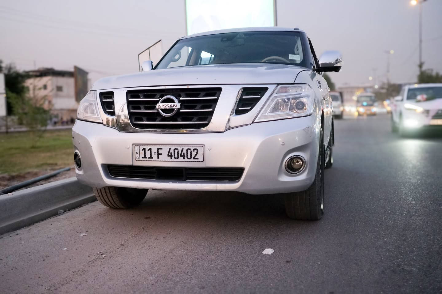 نيسان باترول بلاتينيوم اعله فئه فول 1/1 
 -موديل 2010 وارد خليجي كفاله عامه
 ستايدل بلاتين يوم. VIP
رقم بغداد بأسمي .ماشية ١٥٩ km 
•ناقل الحركة
-محرك 8 سلندر المرغوب بناقل حركة 7 نمر-5600
-المواصفات- 
• نظامABS
• مساعد الفرامل barke assist
• نظام المحافظه على المسارVSC
• نظام توزيع قوه الفراملEBD
• نظام مساعده التسلق
• نظام مانع انحدار
• حساسات اماميه 
• حساسات خلفيه 
•رادار امامي
. كامرة 360 درجة 
•ثلاث شاشات 
•شاشة كبيرة لمس 
• حساسات الاطارات
• نظام مانع الانزلاقTCS
• نظام نقطعه عمياءblind spot 
•ثلاث وضعيات قيادة  ثلجي-صحراوي-وحل-جبلي 
• مثبت السرعه 
• قفل مركزي للابواب
• عجله القياده و مقاعد من الجلد 
• فتحه سقف
• دخول بواسطه مفتاح ذكي(بصمه)
• شاشات بظهر المقاعد الاماميه 
• كشنات كهربائية
•كشنات تدفأة تبريد
• مرايا الجانبيه كهربائية 
•اشاير با المري 
•تحكم وضعيات الستيرن كهربائي
• ثلاجه 
• تحكمات استيرن فول 
• اور اوكس / يو اس بي 
داخل صاج ملكي 
تبريد ثلاث قطع
جنطة كهرباء 
وهواي بعد بيه مواصفات بالعافيه على الياخذه
السعر( ١٨٠$) 
مكان السيارة بغداد الحارثيه
للاستفسار ***********
