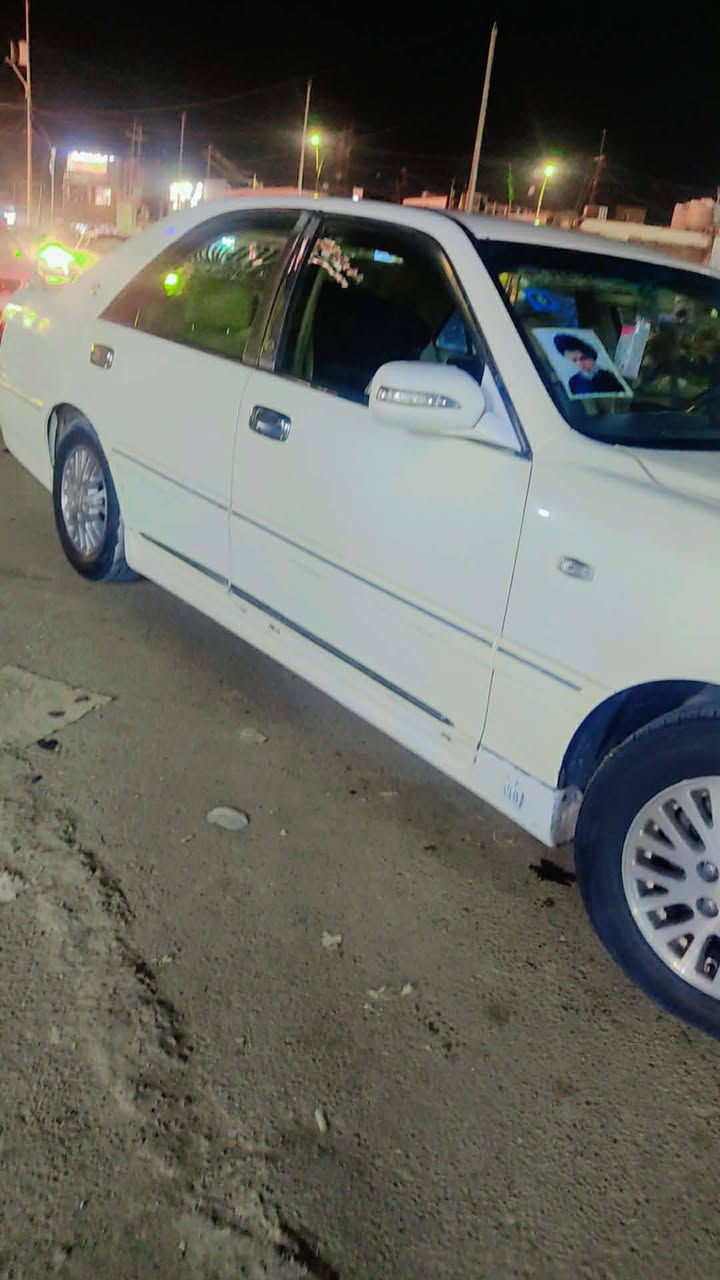 كراون جنون مديل 2002 سياره خير من الله سياره فول ماعده الفتحه 4دكم مكينه 3000ففتي تبريد ثلج🥶
 كشنات كهربائية 
كهربائيات كله شغاله ضربه جاملغ الجنطه جه اليمنه و4اصابع بل جنطه سعره 137وبيه مجال حك الجيه تحويل ثاني يوم ***********

