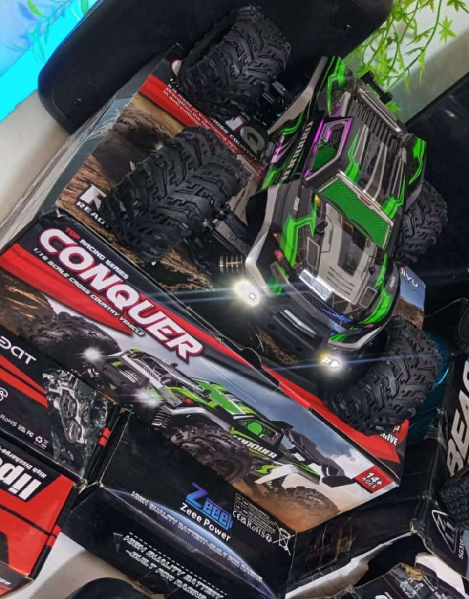 سلام عليكم متوفر سيارة ريمونت حجم كبير دفع رباعي لوك جديد ماكينة برش يوجد توصيل لجميع مناطق العراق ***********
