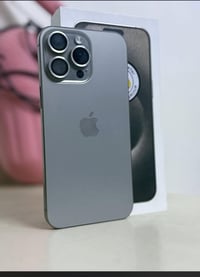 15 برو ماكس تيتانيوم256 تك سيم ماستر نظيف حيل بطارية87 غراض كامله  سعر...