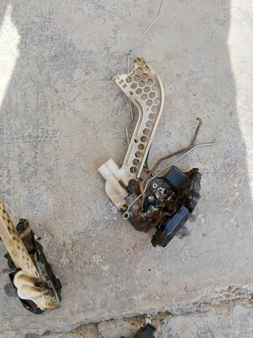 السلام عليكم اخوان هذني قفاله مال سيراتو مستخدمات السعر 75وبيهن مجال لطيبين
الرقم 
***********
