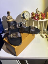 لويز فيتون • مقاس ٤٣ • توصيل جميع العراق