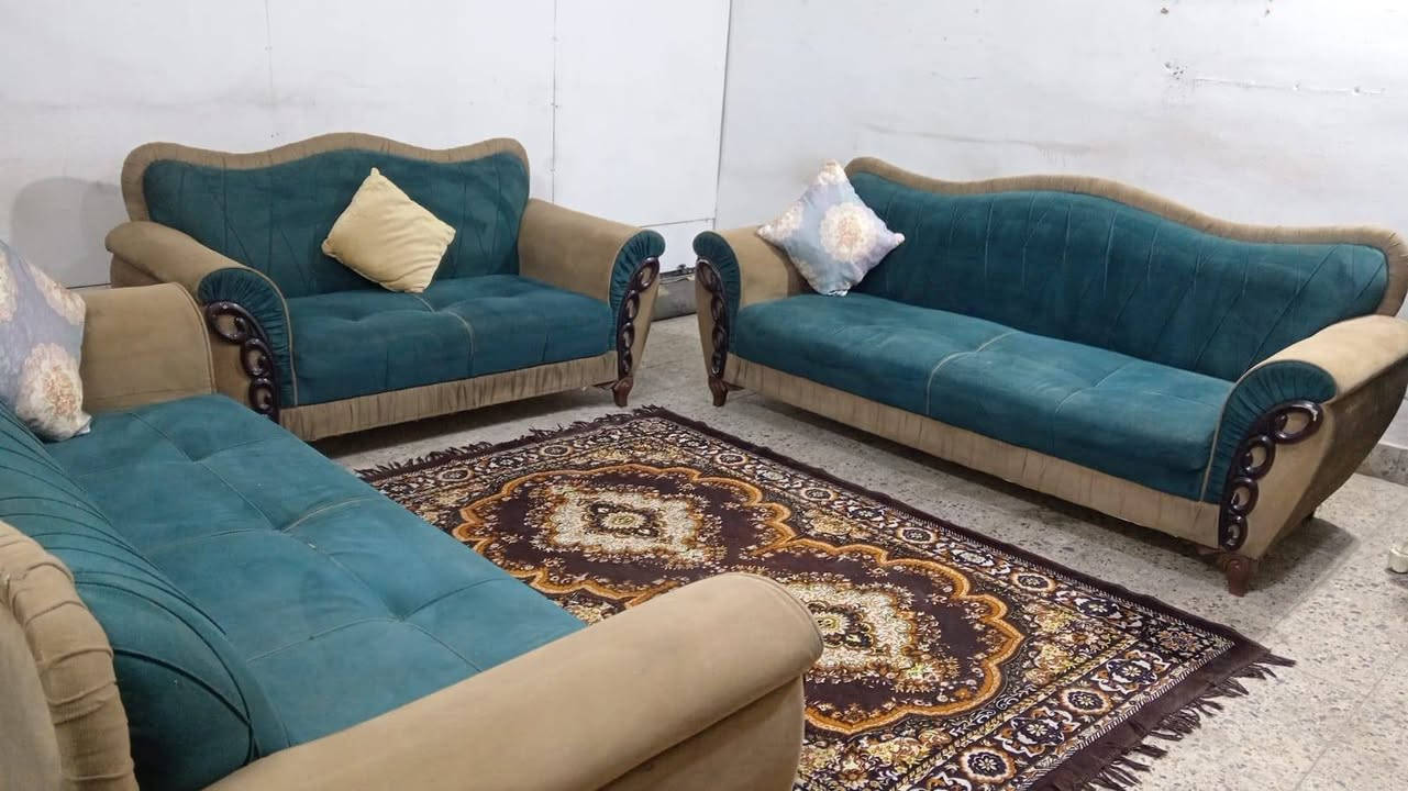 تخم قنفات 8 مقعد💺 نضيف جدا اي ضرر مابي تسكام كلش قوي وثكيل تكمه سعر  ,,175,,بي مجال مكان ألبياع *********** يوجد واتساب
