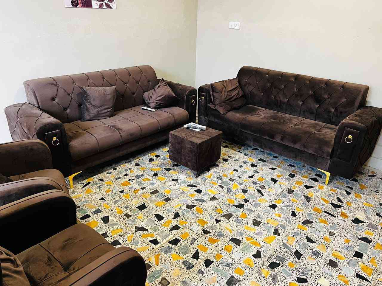 بسبب الوعود الكاذبه 

اعادة نشر التخم 8 مقاعد 450 الف وبيه مجال 

جديد ونظيف جدا استخدام شخصي نفر واحد 

يمكنكم الحضور والفحص توصيل متوفر

للتواصل 📞: ***********
