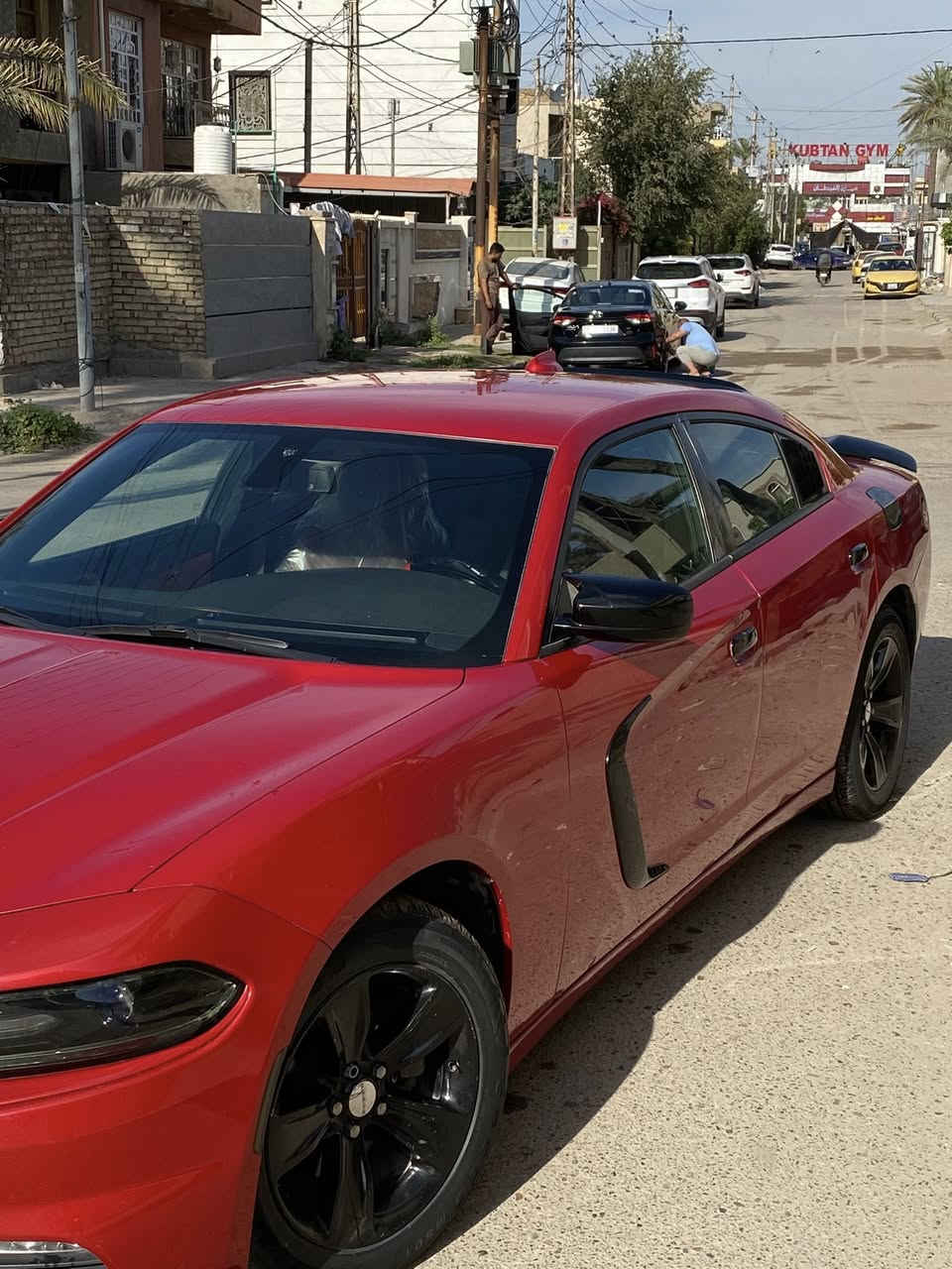 السلام عليكم للبيع دوج جارجر sxt 2017 كندي ماشيه 84 الف باب السايق مبدله فقط رقم بغداد بأسمي وعليها اضافات حلوه دوسات ودفيوزر وسكوبات السياره حلوه وبجمها كبس مابيها أي ضربه السعر (205) وبيها مجال 
للاستفسار ***********

