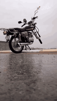 دراجه للبيع موديل 2023شرط كهربائيات كلهه شغالة دراجه متحط عليهه ربع ال...