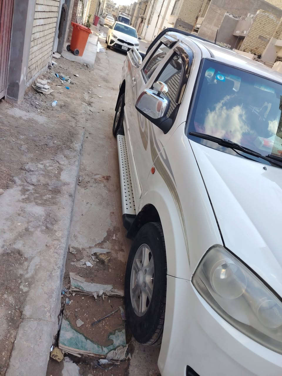 السلام عليكم
كريت ويل موديل 2013 
مكفوله من الضربه والتبديل استخدم شخصي
تبريد ثلج تدفئه تخم تاير جديد دوشمة شركه
رقم بابل انكليزي تحويل مباشر سنويه ل2030 سياره جاهزه مكاني بغداد
السعر 68  للاستفسار *********** او ***********
