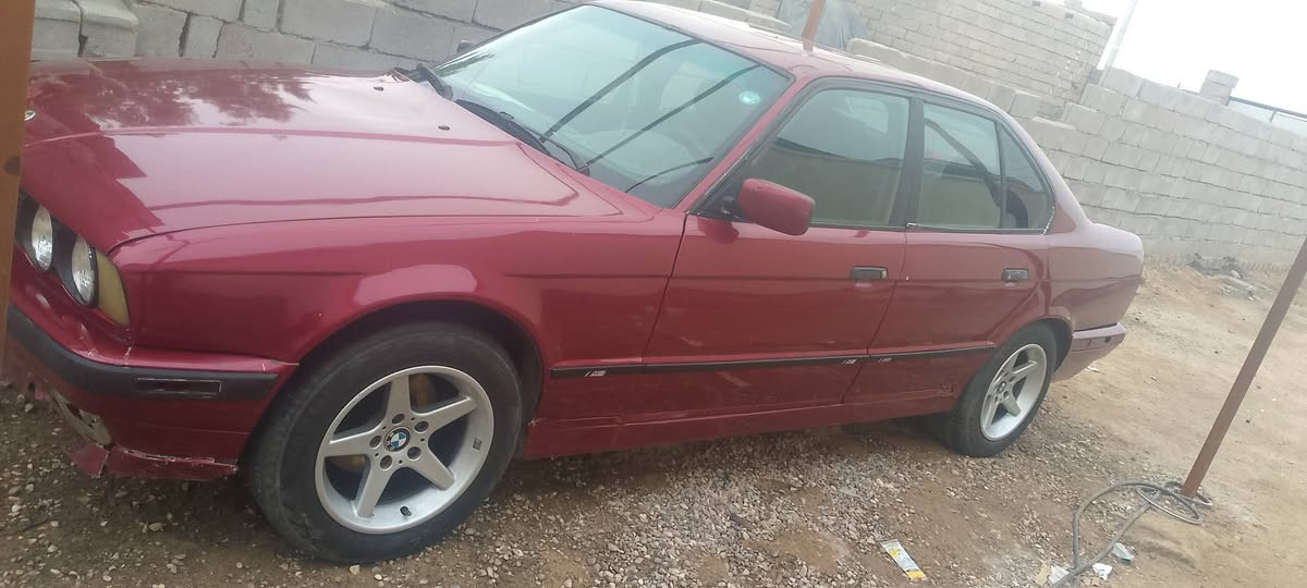 سلام عليكم بي ام 525 گير عادي محرك مسكر نظيف بدي شوف العين نظيف سيارة جاهزهغرفه نظيفه جلداسود
 مابيه نقص 
رقم اربيل باسم شخص من الكوت
تريد تحويل او وكاله
السعر 35 وبيه مجال بسيط
*********** القرنة, البصرة
