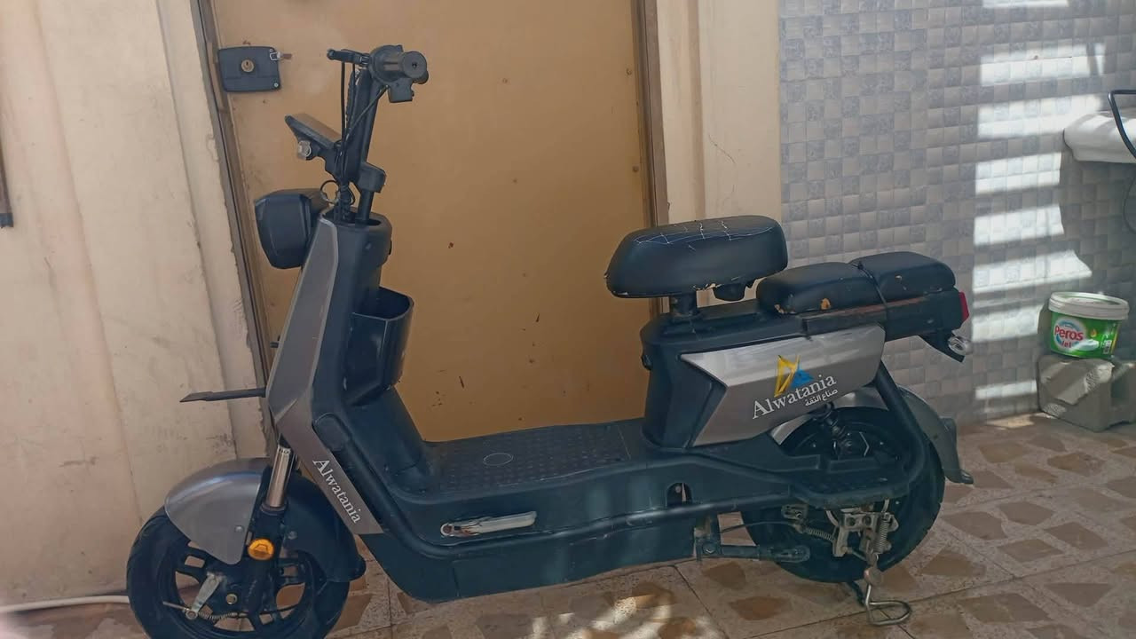 السلام عليكم ماطور للبيع شركة  الوطنية خمسه بطاريات السرعة 55حقيقي العنوان موصل حمورابي الرقم*********** السعر 200وبي مجال مع السله
