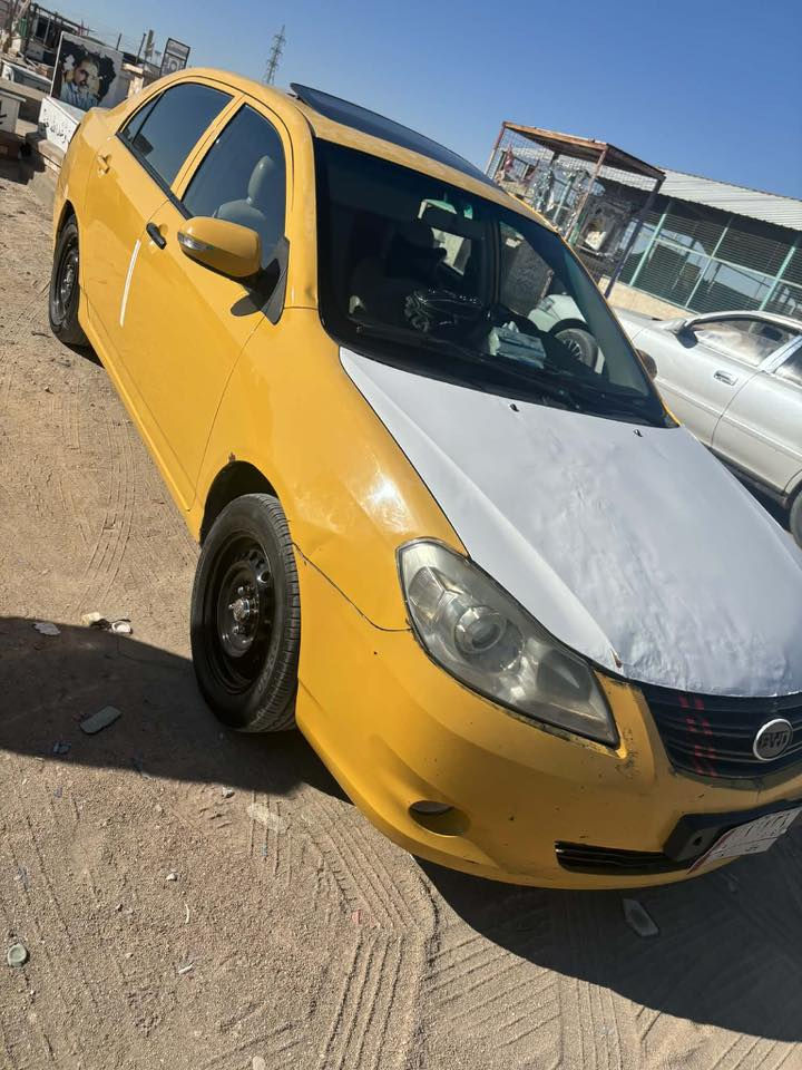 بيوايدي  مكفوله من الصبغ والكير والمكينه جديده وتبريد وتدفئه كله شغال بصمه من اكولك مكفوله مكفوله بضمانتي قطرة صببببغ مكووو  ماعده البنيد بي بارد سعر ٥٥ وبيه مجال اتصل وتدلل ‭٠٧٨٧ ٨٥٢ ٨٧٧١‬
