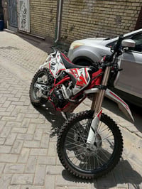 للبيع قفاز crx السعر 1200 موديل 2025 السعر 1200 وبيها مجال 07734269313...