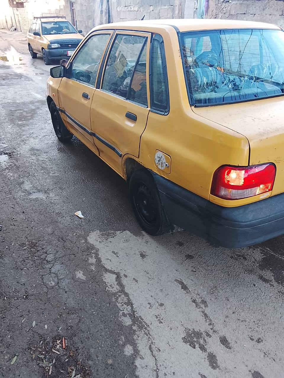 سايبا 2012 رقم بابل  سنويه عضم عاج ل23. سياره بدون تحويل ماندل راعيها.  اوراق الاهيئه بيها مسدده ل23.  مكينه وكير جدد تخم تاير وحداديه جدد  كهربائيات كلها شغاله سياره جاهزه كبل للشارع ب15وبيها مجال قليل مكاني بغداد الحبيبيه ***********
