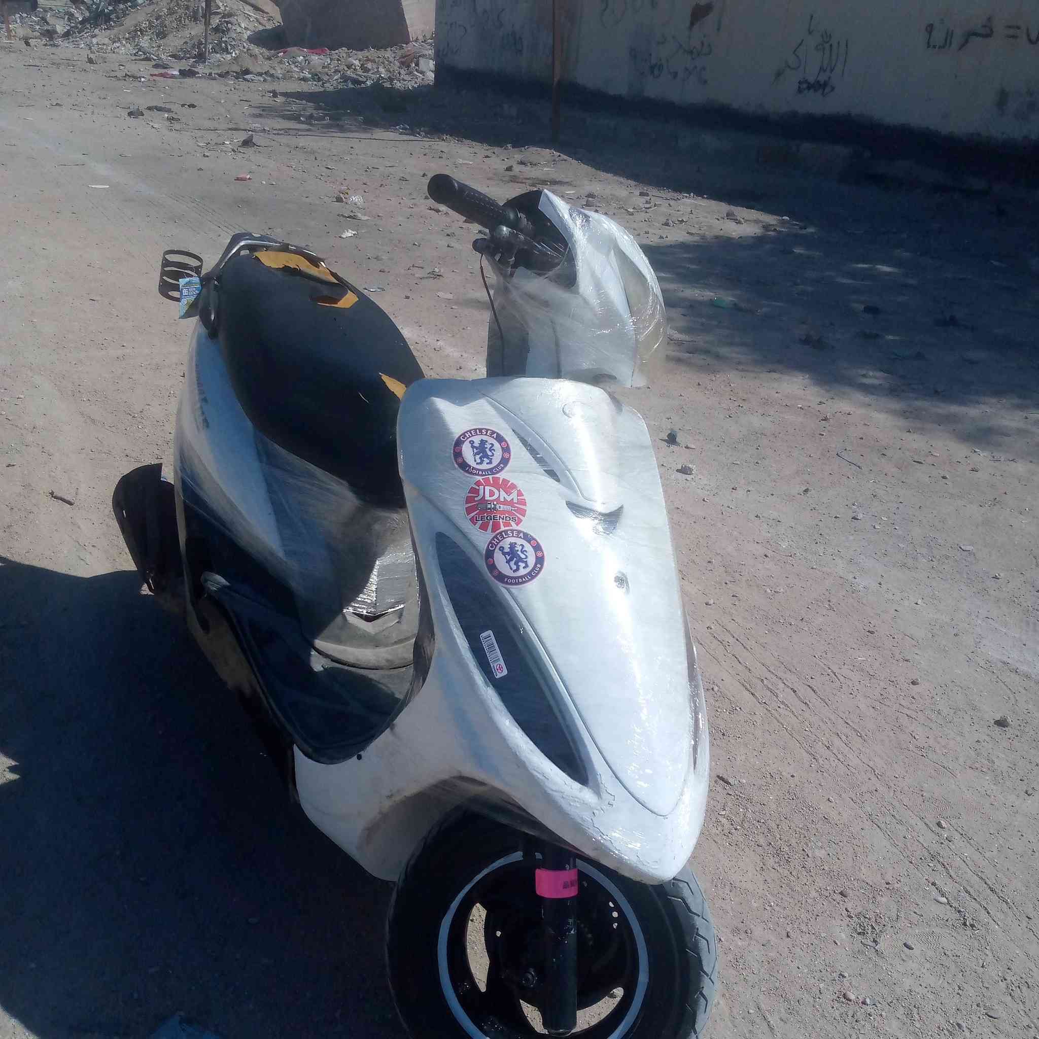 السلام عليكم دراجه كامكو جي فور مستعجل علا بيعتها مكينه قبل سبوع مجفتها باقيه علا السحك نكره سلف بكل وقت اكسل حاويه دبلات جديده دراجه نضيفه سعرها 285  قفل العنوان نجف حي العسكري *********** فقط اتصال او وتساب
