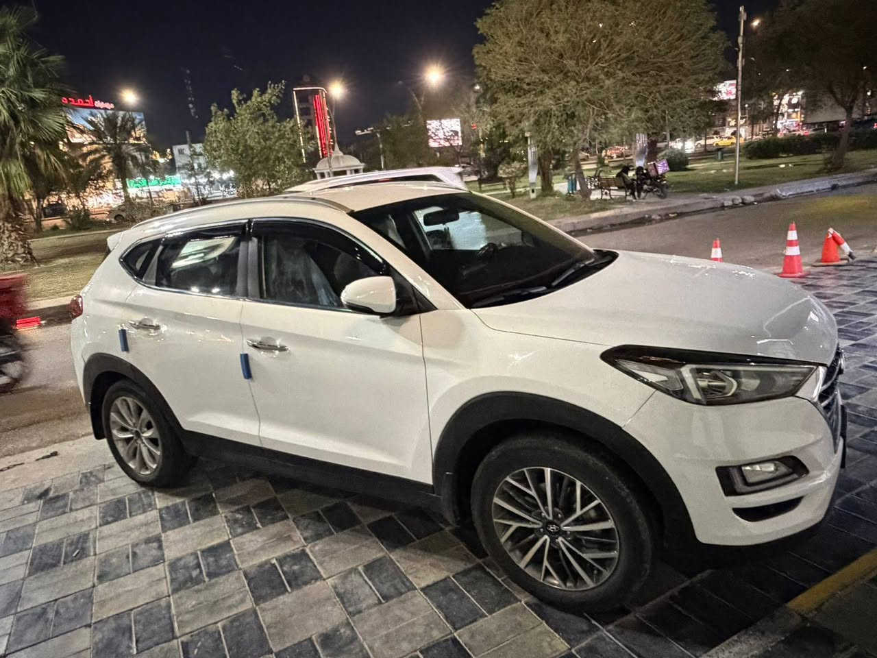 السلام عليكم ///
هيونداي توسان موديل ٢٠١٩ وكالة القاصد فول مواصفات عدا الفتحه...
محرك ٢٠٠٠ دوش مصبوغه عام رقم بغداد مشروع وطني ب اسمي...
سبب الصبغ العام تعرضت لحريق خارجي وتعمرت ونصبغت عام...
مكفوله من حادث او كلبه او جفيه او قص لغود شواصي تكم كفاله...
ماشيه ١٠٤ الف كم...
السيارة متواجدة في بغداد جانب الكرخ منطقه العامريه..
تعميرها كلش حلو وصبغ درجه اولى...
السعر المطلوب ١٣٥ ورقه وبيها مجال بسيط بعد الفحص والاقتناع من الطرفين...
الاتصال على الرقم ***********
متواجد على الخاص...
اخوان السيارة فقط بيع بدون مراوس..
اعتذر عن المراوس... بغداد, العراق
