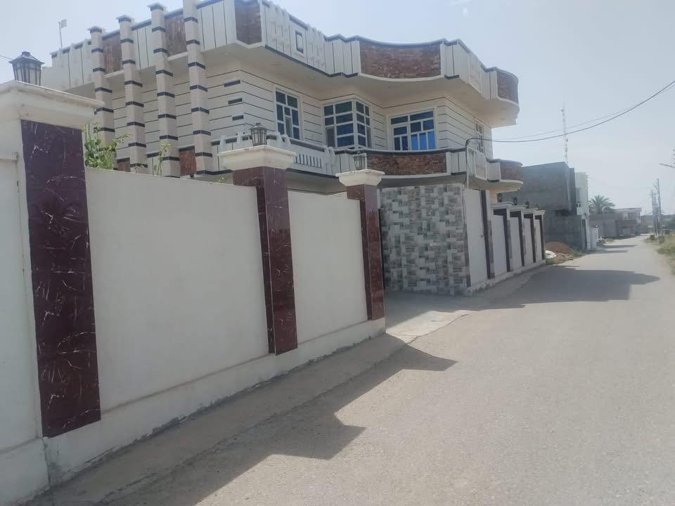 🏠 البيت للبيع مكان مميز 🏠
📍موقع الرمادي مدخل الرمادي الشرقي الواقع على طريقين السجاربه القديم والجديد 

مساحه الارض الكليه (٦٥٠) مساحه البناء (٢٦٠) 

علما ان البيت  طابقين ومؤثث بالكامل  

الاستفسار على السعر اتصال 📞 

‭٠٧٧٣ ٢٣٩ ٢٩٧١‬
