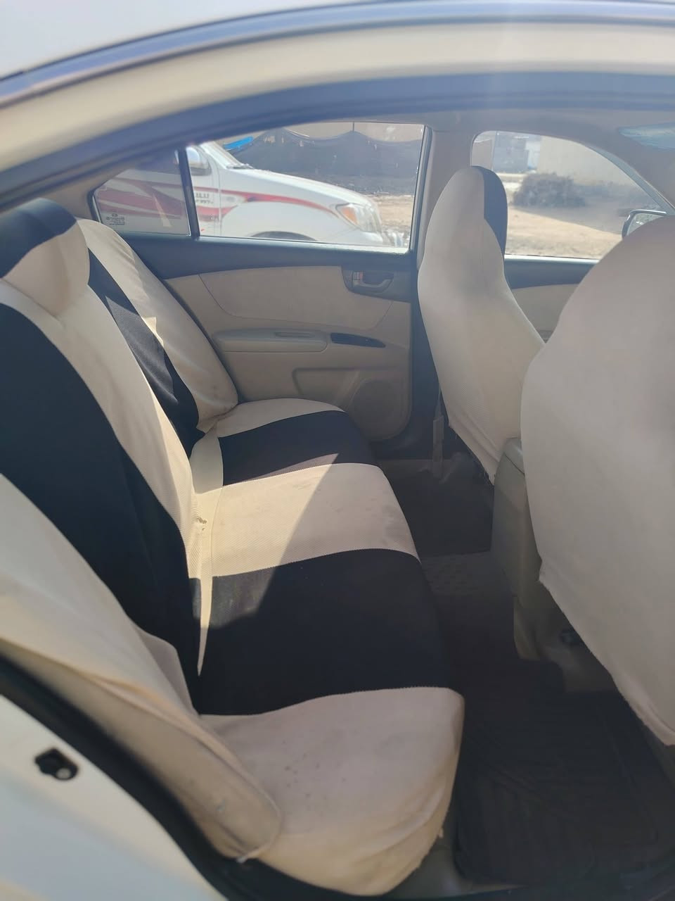 السلام عليكم  من رخصة الادمن كيا اوبتميا موديل 2010 فول خليجي مواصفات فتحه بصمه بيها جاملغ امامي السونار موجود  السعر 125 وبيها مجال العنوان واسط ناحية تاج الدين  الحفرية للاتصال ***********
