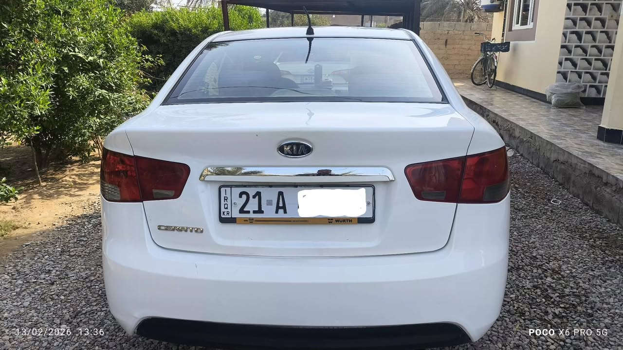 السلام عليكم 
كيا سيراتو موديل 2011 خليجي مكفوله من ضربه وتبديل بيه صبغ بالدوسة فقط مثل ما موضح بالصور داخل ماروني كاعية مفروشة جلد تحكم ستيرن شاير بالمري مري كهربائي مكينه 1600مكينه وكير مكفولات حداديه جديده تخم تاير جديد تبريد شغال ثلج رقم سليمانية تحويل مباشر السياره جديده وجاهزه وأي نقص مابيها مكان سياره ديالى دلي عباس ***********
