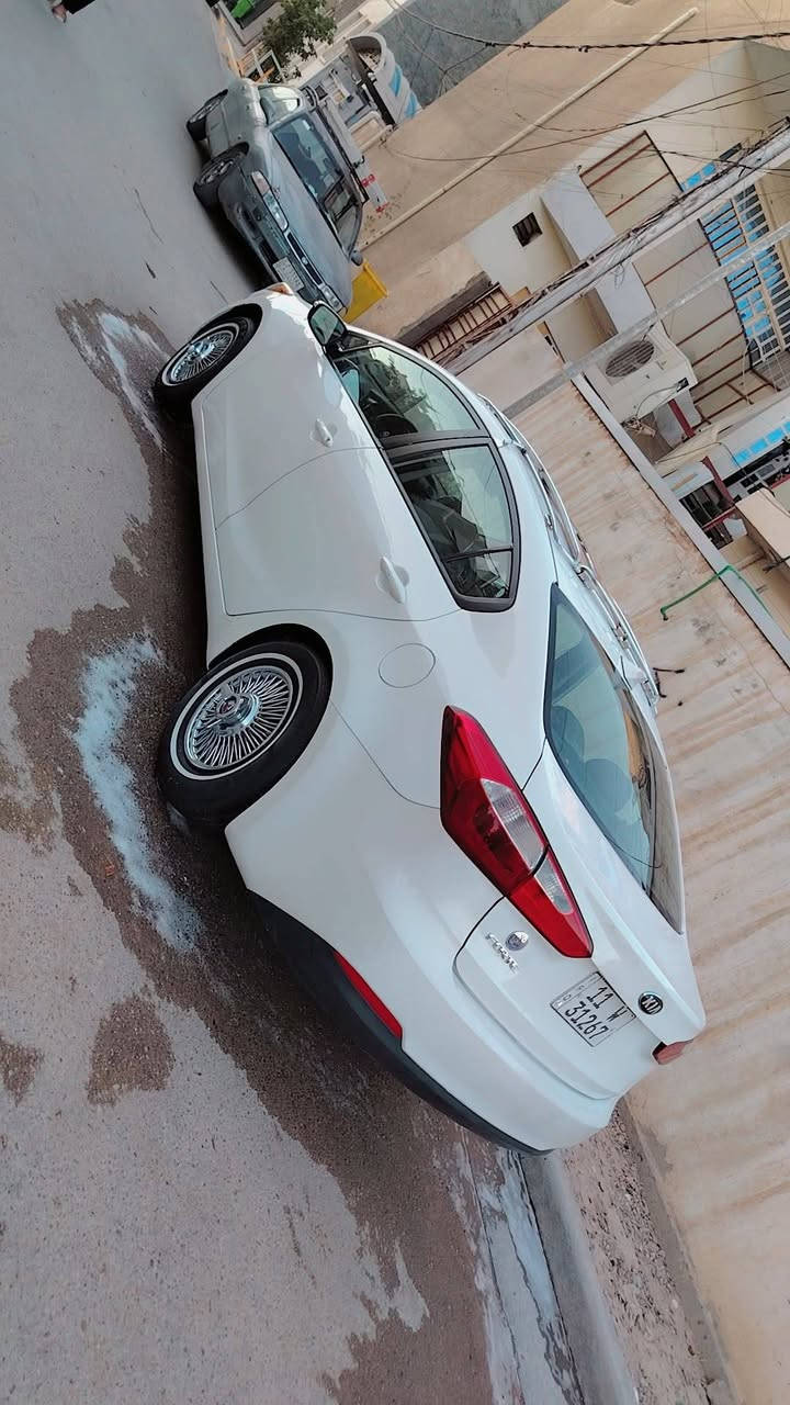مكفوله من صبغ  عده.✅
. الحادث اليت  ول بنيد شبرين.✅ 

 مواصفات نص فول تبريد قطعتين.✅ 

. الكشنات حار.. ودوشمه عام سياره✅ 
.
 سياره احله من الصور بعد  أبيض.✅ 
.
. المكينة 1800.دوش بلاد مملعوب بيهة.✅ 
..
السياره تريدهة هيه ول غراض تريد بدون غراض
. 
رقم بغداد جديد باسمي تحويل ثاني يوم🫆🫆 

مكاني بغداد  السيدية ✈️ 

للاستفسار الاتصال/*********** 👁️
