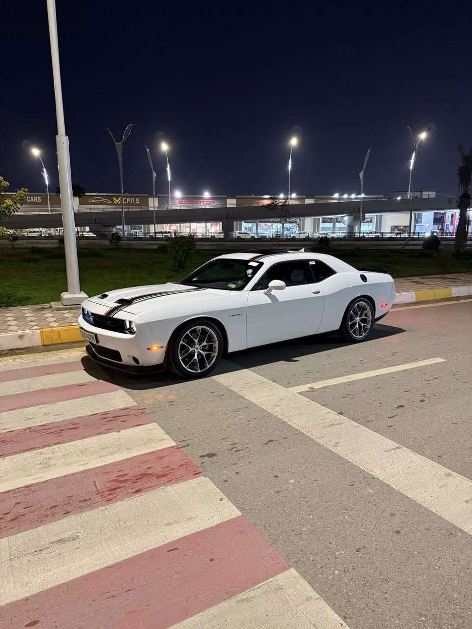 سلام عليكم للبيع 
سعر230
موديل 2023 GT 
موصفات نص فول 
سلايت شاسه جبير 
جلد
جملغ بونيت بدون دوخل شرط 
بي بارد بل جملغ سايق اشوي 
سيارا جديد ماشي 16 ميل
مكان كركوك 
شراي يخابرني ***********
