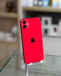 أيفون 11 عادي مبدل بطاريه وشاشه  فول شحن مالته فول الباقي كله شغال ع ا...