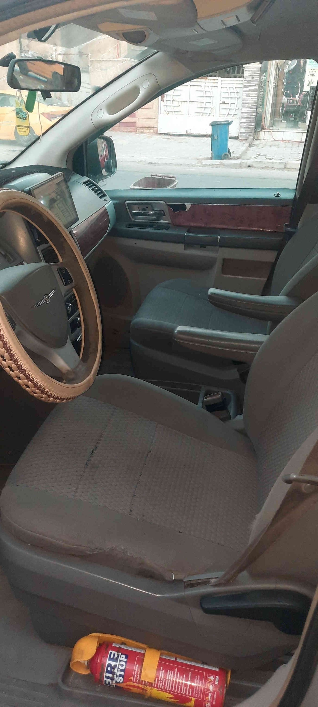 السلام عليكم ورحمة الله  كرفان دوج كلايزر موديل ٢٠٠٨ اربع قطع صبغ جماليه
تبريد فقط غاز صدر أمامي خلفي نضيق تخم تايرات جديد كير مكينه مكفولات  عنوان بغداد السعر ٩٥ بيه مجال حق الجيه رقم هاتف ***********
