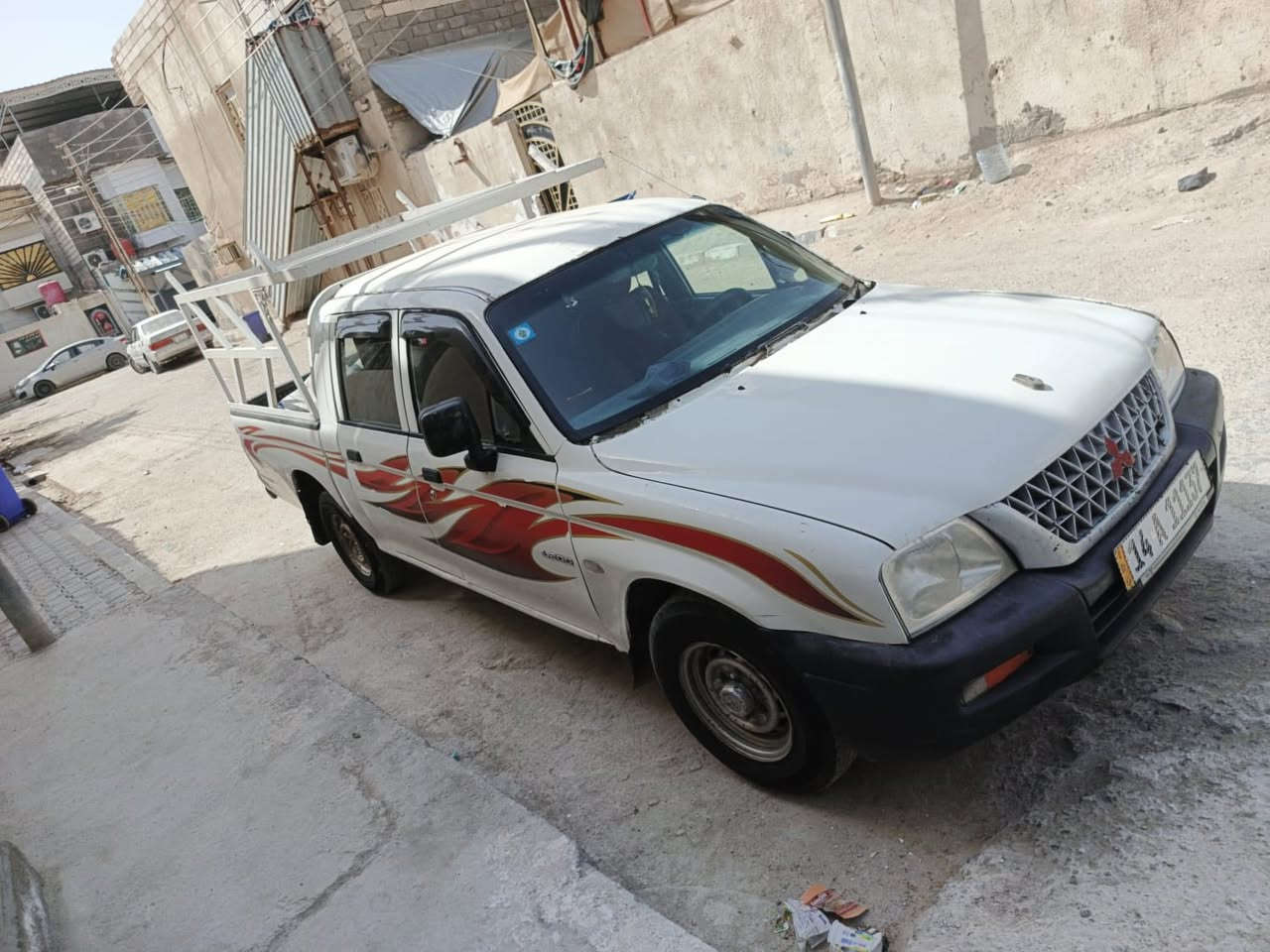 بيكم متسوبيشي موديل ٢٠٠٢ بيها مكانات صبغ ارباع وبنيد ملكوطه مكينه وكير بلاد دواخل نضيفه السياره بخاله جيده رقم بصره انكليزي الجديد بسمنا خير من الله السياره متعوب عليها ومرتبه مال جناي مكان السياره بالبصره بالتنومه السعر ٥٥ ورقه 
اتصال ***********
