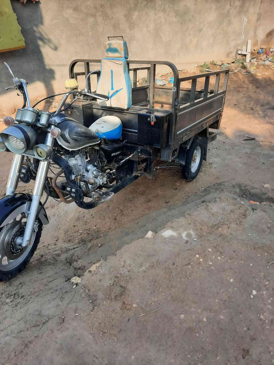 السلام عليكم ستوته البيع موديل ب21 اوراق اصولي سعر  واحد 700 وبيه مجال مكاني بالرميثه وهاذا رقمي ***********
