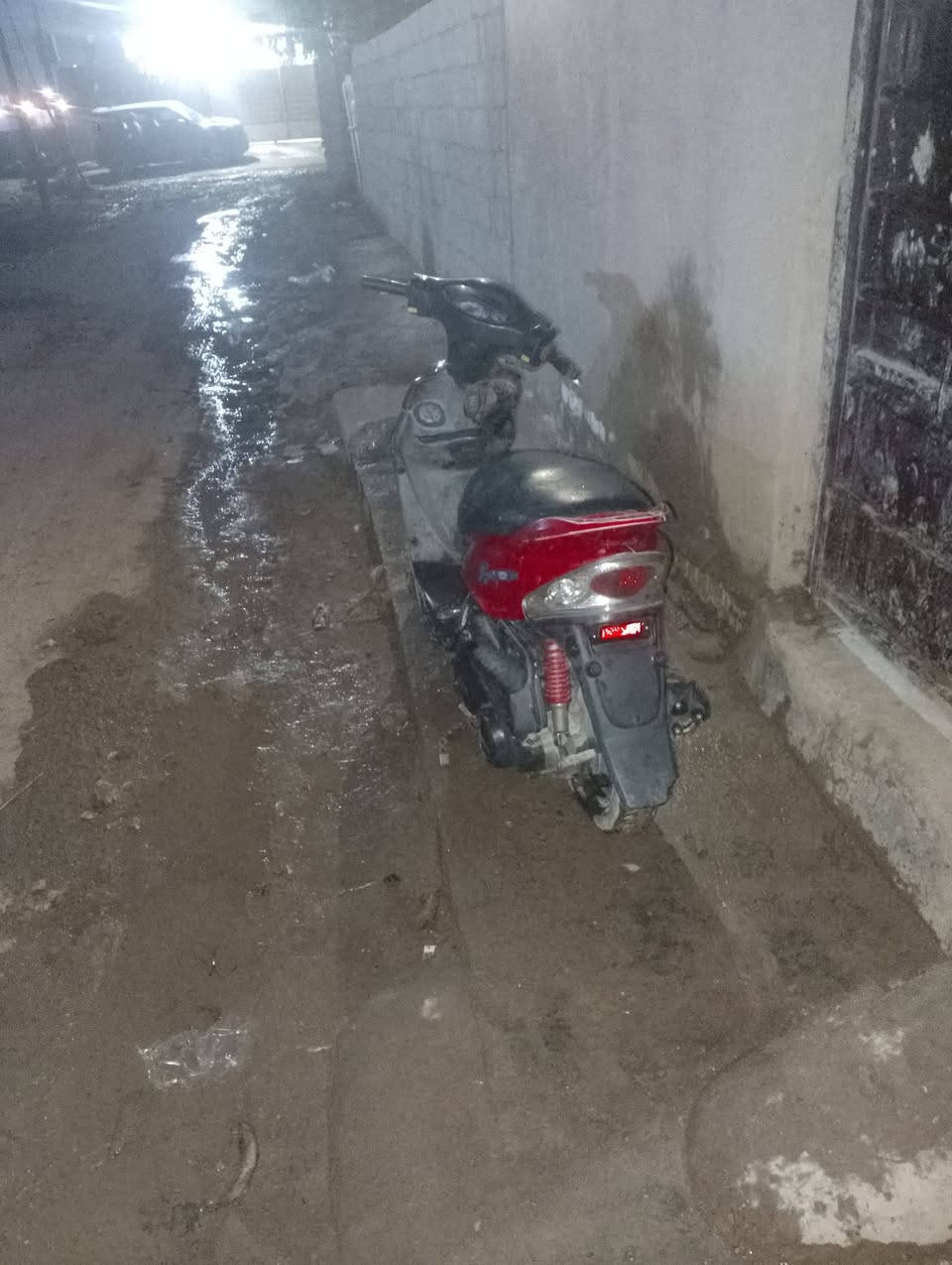 السلام عليكم دراجه البيع بكان بغداد الشراي يخابر دراجه كامله بس نقص ترايش مابيه لا نضوح ولا دخان ***********
