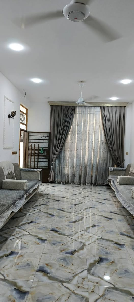 يالله دار للبيع حي ذويب الأول شارع أحمد الكدساوي مساحه240
الاستقبال 4/ونص×9
صاله 4/ونص ×8
غرف نوم (2) 4×5
مطبخ 4×4
بناء حديث 
سقف صب مضبوط 
للاستفسار 
***********
