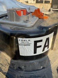 عندي بطارية للبيع لونك رينج دبل ماتور تسلا ٣. ماشية ١٣ الف واتساب ٠٧٧٢...