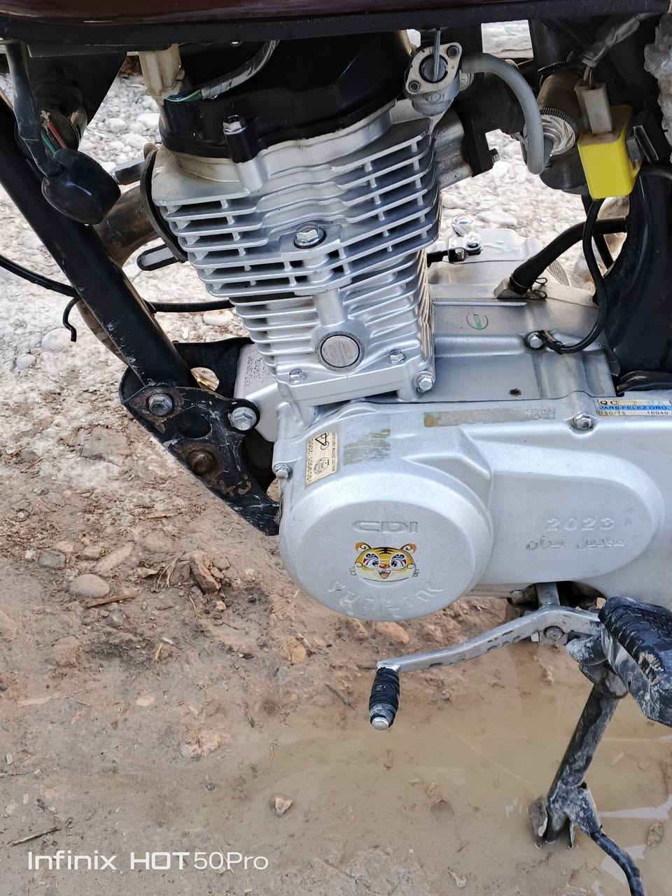 سلام عليكم دراجه تايكر موديل 23كفاله عامه أوراق بيه وحده محرك مامفتوح دراجه نضيفه سكان رياضي ودوسات رياضي بس سماعات مو وياها مكاني ديالى بعقوبة سعر 525 انتصال على رقم ***********
