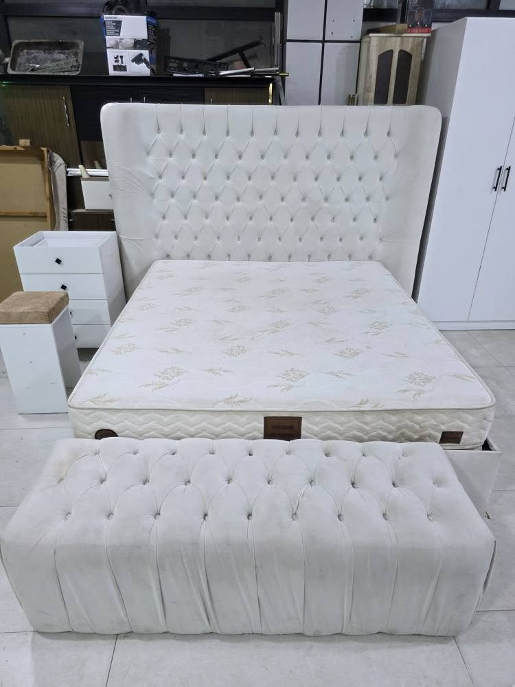 ژووری نووستن ٦ پارچەی دەسکرد زۆر تایبەت
کەنتۆر ٤ تاک ١٨٠سم
سیسەمی ١٨٠×٢
دۆشەکی ٢ بەری کوالێتی بەرز 
بۆکسی بەردەم سیسەم
چەکمەجێکی ٤ تاک
بۆ زانینی نرخ پەیوەندی بکەن بە ژم،***********
گەیاندن بۆ تەواوی شارەکان بەردەستە السليمانية, العراق
