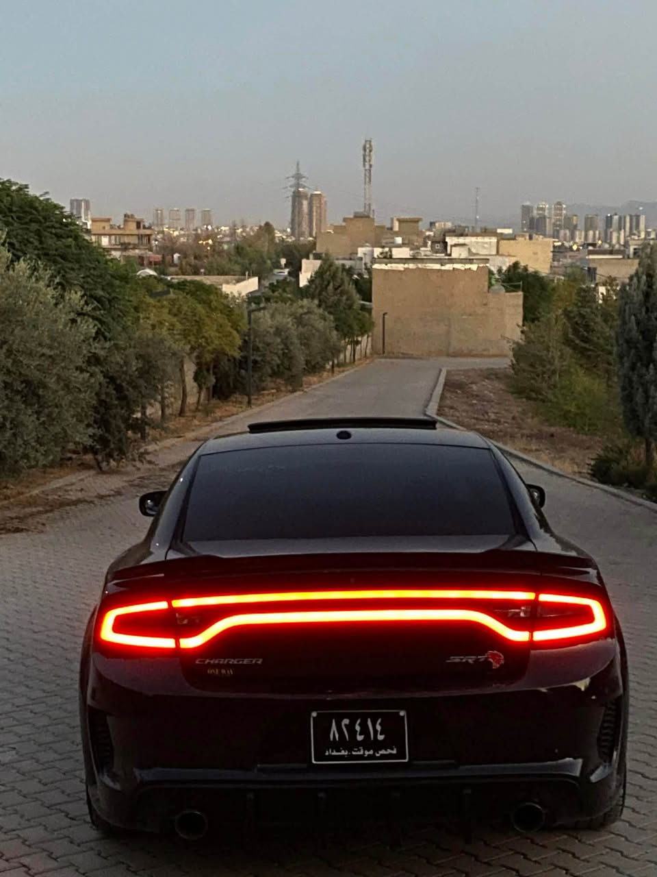 Dooj charjer 2017 
ساخ خومان له دوبه ى هيناومانه     كه ميك بوياخى ئه و رووپاى هه يه 
دوج چارجةر موديل ٢٠١٧ مةكينه ٦ بستن مواسفات كوشن هيتةر كوشن كارةباي  شاشه گةورة سوكان فوليوم سوكان SRT جام ئوتو ئاوينه ئوتو بةسمة بةسمةي دةرگا  شةغال سندوق بةسمة تراكشن  ٣ مودي گير   گيرو مةكينه بةشةرت   كامل سةيارةكة كراوته SRT ويل SRT گورينه وه ش ئه كه م له سه ر دل گرتن
***********ڤايبه ر    واتسئه پ السليمانية, العراق
