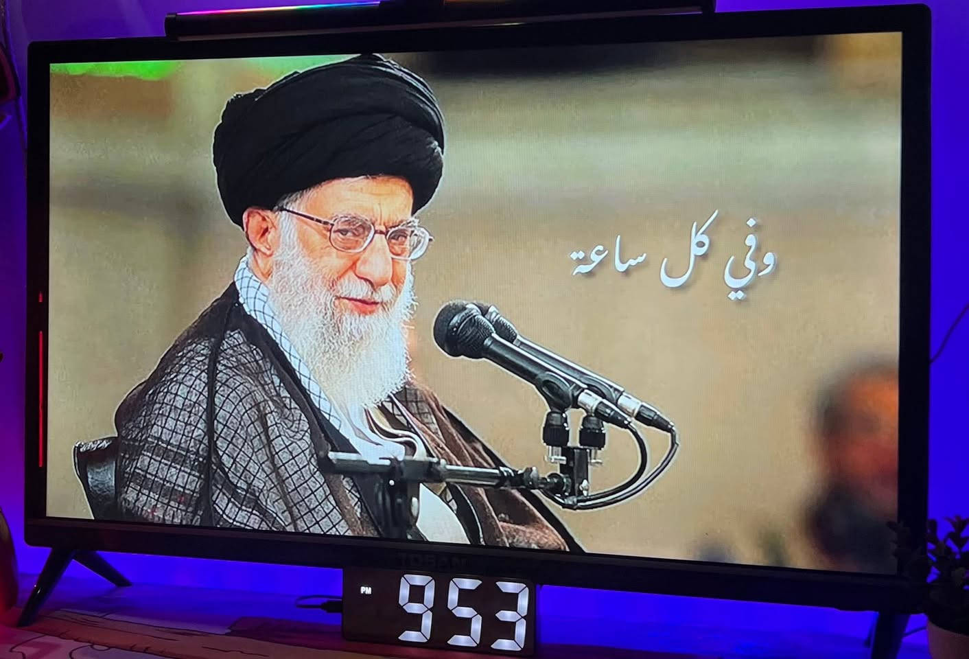 السلام عليكم شباب، عندي شاشة من ماركة TOSAN نظيفة جداً وبحالة ممتازة وشغالة 100% وبدون أي مشاكل، حابب أبيعها.
✨ مواصفات ومميزات الشاشة:
• الماركة: TOSAN.  حجم 32 
• الحالة: نظيفة جداً واستخدام نظيف (مثل ما موضح بالصورة image.png الألوان ممتازة والاضاءة قوية).
• الأداء: ممتازة جداً لمشاهدة المباريات، الأفلام، أو لربط أجهزة الستلايت والألعاب (بلايستيشن/إكس بوكس).
 مكاني رفاعي 
السعر 140 الف فقط.
الشراي خاص وبخدمتة


**إذا كنت صاحب هذا الإعلان وتريد حذفه لأي سبب، رجاءا أرسل رسالة إلى الدعم الفني**