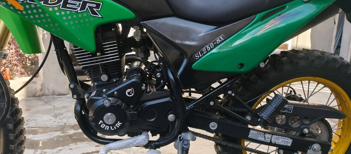 سلام عليكم 💚🖐️

للبيع دراجه قفاز جبلي شريكه سونيك 💥💥
موديل 2023 بعد جديد ماشي كلش قليل ✅
منفيس كامل 📝 مستخدم قليل بعد بل كارتون 📦 
دراجه نايم لوك لوك شرط كل✅
محرك 250 نشاط فول دراجه 🚀 
سعر تعال خاص شراي خابرني 📞 

مكاني كركوك ❤️ 

***********
***********
