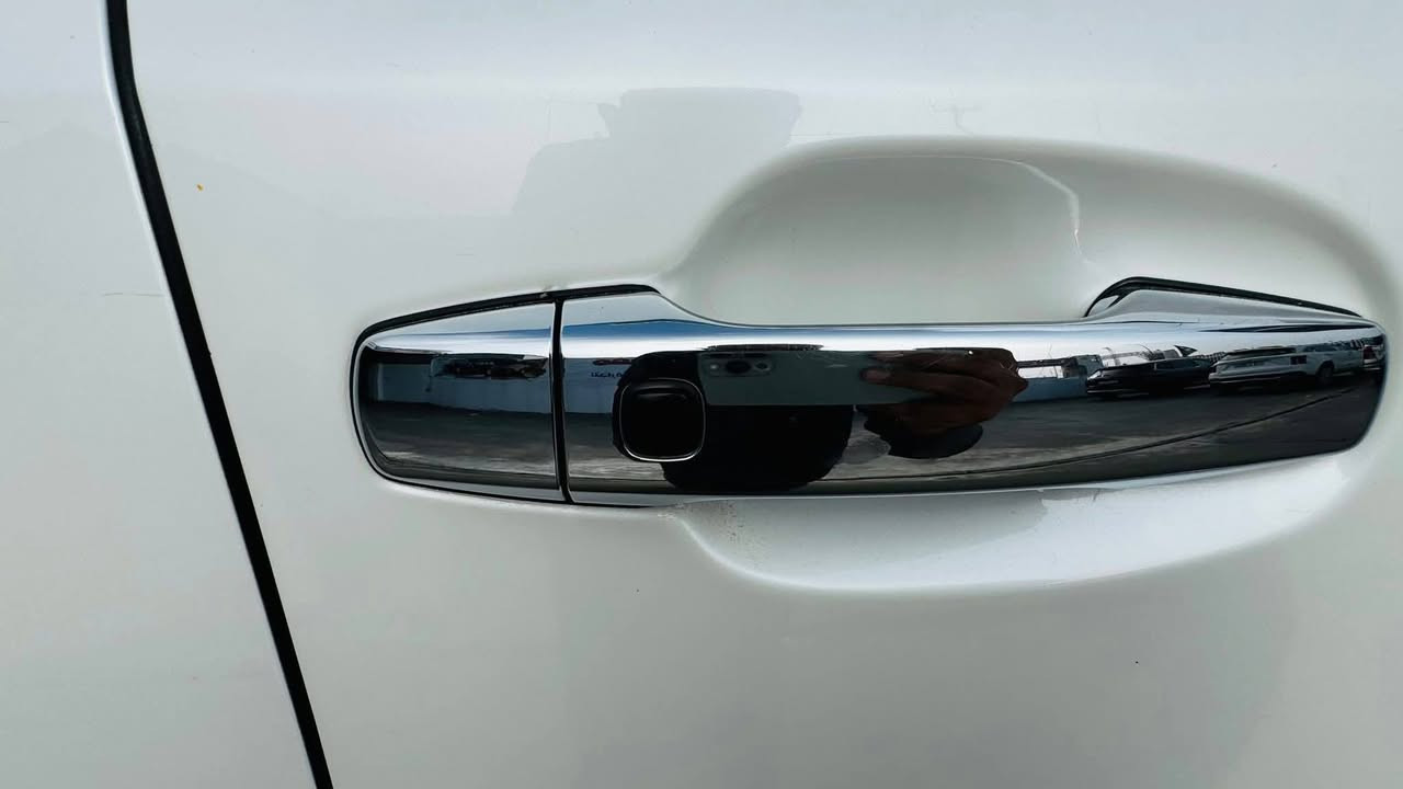 سلام عليكم للبيع لكزز موديل ١١
سيارة جديدة 
رقم اربيل 
فول موصفات 
رقم شمالي 
سيارة عله وضع شركه 
ماشيه ١٤٠
ترهم مراوس 
***********
