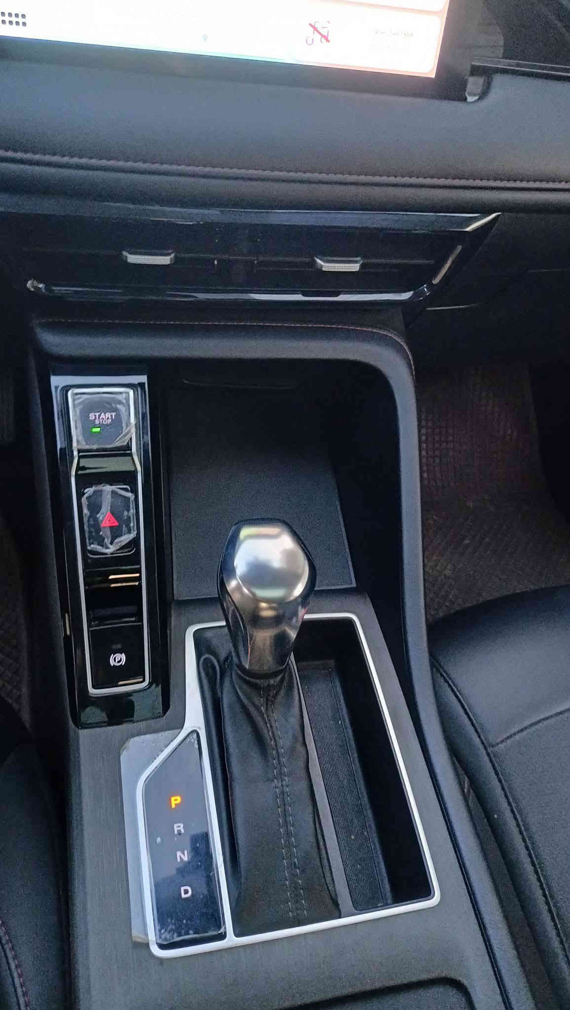 سلام عليكم للبيع ام جي روي موديل 2024 ماشية 8 آلاف قابل للزيادة رقم دهوك السيارة موجودة في بغداد السعر 112 بيها مجال  رقم مبايل *********** *********** السيارة بأسمي سنوية جديدة هزة جديدة
