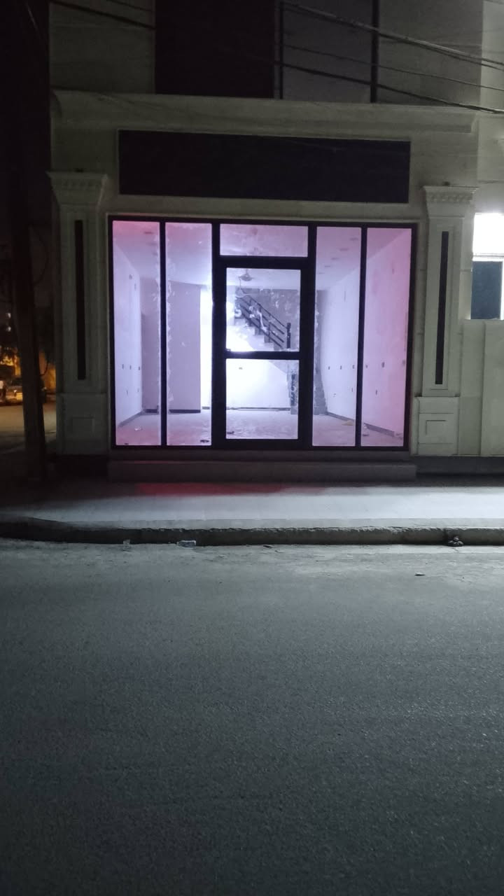 قاعه. ثلاث طوابق نظيفه جدا للايجار شهداء البياع خلف المستوصف الصحي قريب على الشارع العام موبايل ***********@

