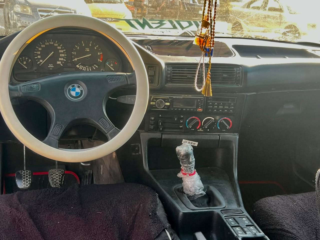 بۆفرۆشتن هەموگیانی بەشەرت سەنوی لەگەلە بەشەرت حاسیبەو ئەوەلیات مۆدیل 1990 مەکینەی 525کەپس جیدیتاڵ گێر عادی چوارجام کارەبا شەش کەلە سلایت دەعامی ێم دەعامی دواوەیشی ماوە گێرومەکینەوە ئەکسلو تایەوە ویل بەشەرت تەنها پێشی کەمیک شلەو بەس ماباقی بەشەرت بەگلایت سپی لایت بیلاد زەرد تکایە گەر مشتەری نیت بێزارم مەکە ژ.م***********
