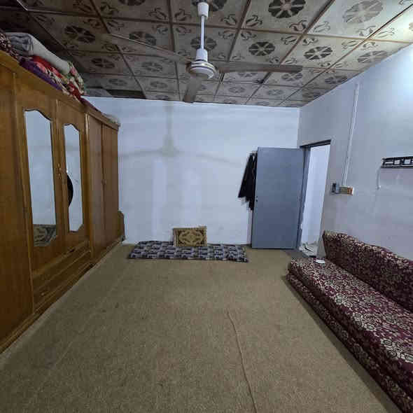 ١٠٠متر ٢٥مليون. براكيه مطار قديم  مقابل اسواق عسوله تجعيب وبناء بلوك عكاد  يحتوي على غرفه نوم صاله مطبخ صحيات استقبال  عنوان المكتب الكوفة شارع المعمل قرب شارع المطار القديم مجاور صيدليه بلال مقابل صيدليه زحل جوار شارع سيد حبيب 
***********
***********
