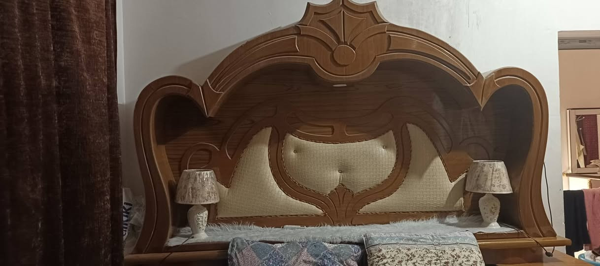 السلام عليكم غرفه اخشاب عراقي تزکام للبيع كلش نضيفه خمس بيبان بيها المكان كربلاء القلعه قرب مستشفى الكفيل السعر مليون واربع ميه استفسار الرقم  ‏‪***********‬‏
