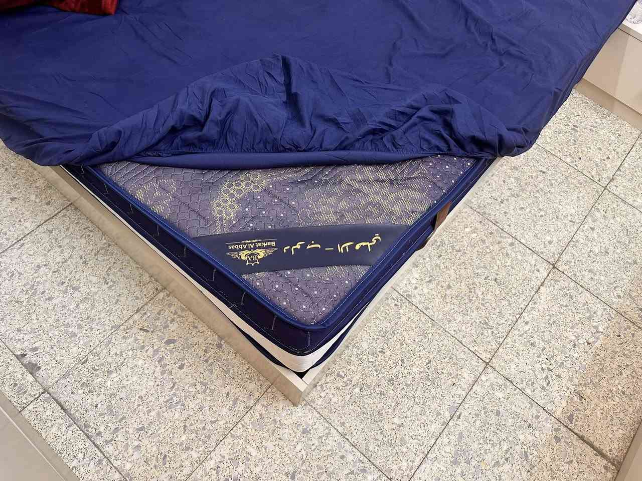 غرفة نوم صار شهر اخذتها 450
دوشك 25 سم ارتفاع المميز 170 اخذته صار شهر 

ب150

ميز طعام مع 4 كراسي 60

ثلاجة 75

***********

الجاد يتصل او ع مسنجر 

تجي تعامل وتروح لدوخني
