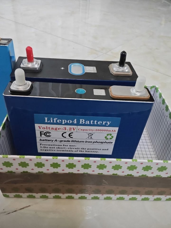🔋 بطاريات ليثيوم جديدة للبيع بالمزاد 🔋
المتوفر:
• 6 بطاريات مكتوب عليها 400 أمبير.
• 8 بطاريات مكتوب عليها 500 أمبير.
• بطارية كبيرة غير مكتوب عليها مقدار الأمبير.
• بطارية متوسطة مكتوب عليها 200 أمبير.

📌 البيع بالمزاد، وتُباع لأعلى سعر.

للاستفسار يرجى كتابة السعر في التعليقات أو التواصل على الواتساب :

‏📞 ‭***********‬
